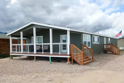 Image de Two Bear Cottage - Brand New Construction! Central Location, Park Nearby!