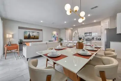 Image de Beautiful spacious home for best Disney vacation