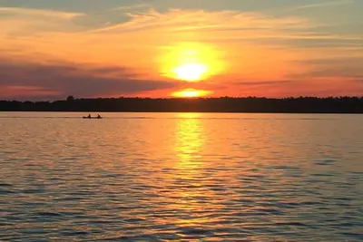 Image de Waterfront Cottage on Sturgeon Lake with Ac & Wifi