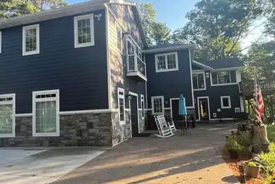 Image de Outstanding Home with Amazing Views on Gull Lake with Private Dock!