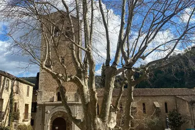 Image de charming studio in the heart of Herault.