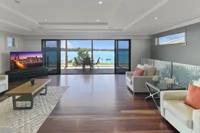 Image de Premium Views from Spacious Beachside Home
