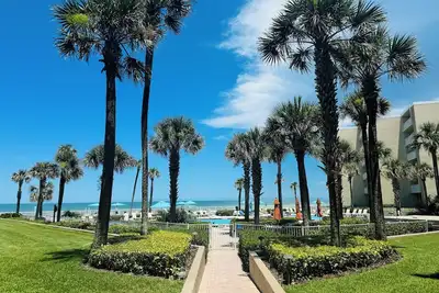 Image de Steps to the Beach! Oceanfront, Ground Floor, Family Friendly