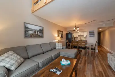Image de Will O' The Wisp 503f: Lakefront 3 Level Condo with 3 Bedrooms, 2 Baths, Recentl