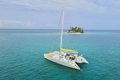 Image de One of the biggest Sailing Catamarans in San Blas