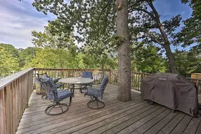 Image de Lakefront Eucha Escape w\/ Views & Boat Slip!