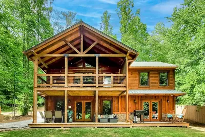 Image de ★★★★★ Creekside Cabin Getaway! Games - Firepit - Bbq - Foosball