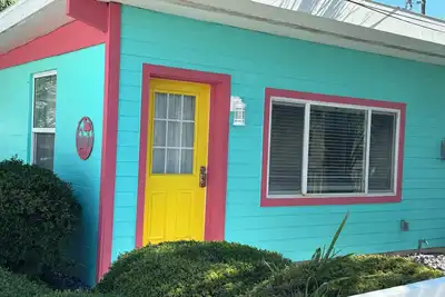 Image de New listing, 1 block from our beautiful new beach!