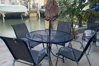 Image de 2 bdr on Water 1142 Nettles Blvd, Island Resort: Piers for 32 ft boat, hot tubs