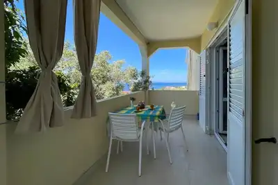 Image de Appartement d'une chambre avec la terrasse et la vue sur le mer Lun, Pag (A-19358-a)