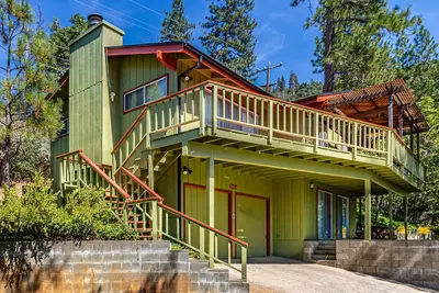 Image de Lakeview home with boat slip on private marina dock plus washer/dryer & WiFi