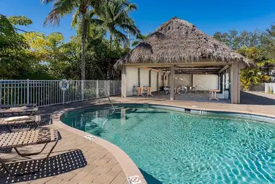 Image de Bonita Paddle Manor Retreat w/ Outdoor Kitchen
