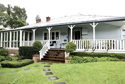 Image de Cosy, elegant 5 bedroom home in beautiful Bundanoon