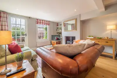 Image de Adorable cottage with a log burner in heavenly village - Constable Lodge