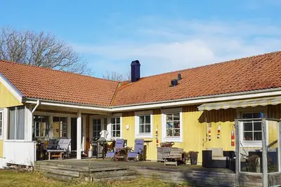 Image de Maison de vacances pour 8 a Grebbestad-By Traum