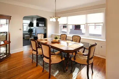 Image de Charming 4-bedroom 2-bath<br>Cherry Creek, single family home!