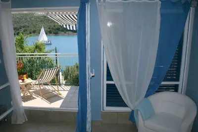 Image de île calme, mer cristalline, magnifiques couchers de soleil: villa avec piscine, 30 m de la mer