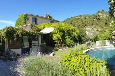 Image de Villa provençale avec piscine et très jolie vue!