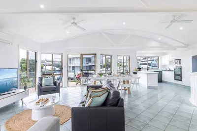 Image de Baia Villa air con WiFi and views of Fingal Beach
