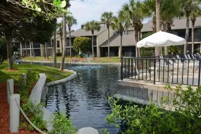 Image de Relax in this lovely gold-rated condo near pool & beach access!