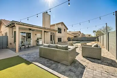 Image de Gilbert Home w/ Private Pool & Putting Green!