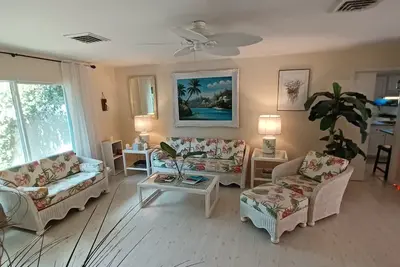 Image de Siesta Key Beach Cottage, 5 Minute walk to Sunset on the Beach
