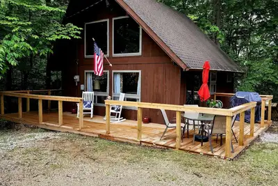 Image de Cozy Cabin- A-Frame style cabin with Loft.