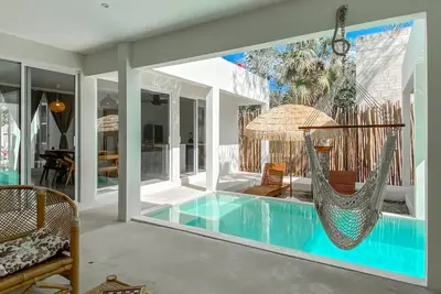 Image de Retreat in the jungle in this beautiful Villa private pool-10 min to the beach!
