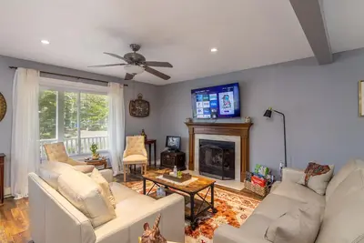 Image de Your Relaxing Pocono Escape in a Gated Community Filled With Amenities! 10 Sleeps