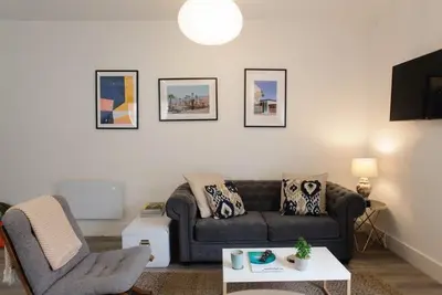 Image de Modern Town Centre Flat - Beach 10 Minute Walk - Wifi - Garden/Patio - Fm8421