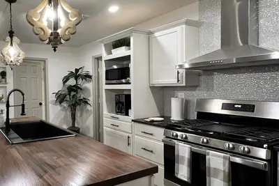 Image de Spacious 3 Br near Airport, At&T Ctr & Riverwalk!
