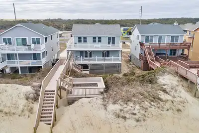 Image de Oceanfront hideaway with amazing views, central Ac, foosball, private W/D, deck