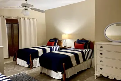Image de Cottage for rent on North Sandy Pond. Families and Fishermen welcome!