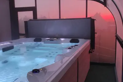 Image de Maison classée 3 etoiles avec jacuzzi privatisé accessible 24\/24