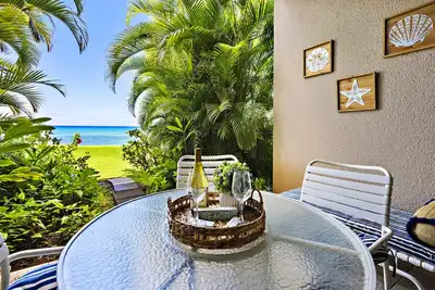 Image de Stunning ocean front condo with sandy beach access
