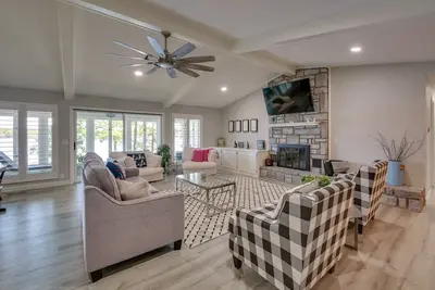 Image de Hot Springs Village Lake House w/ Deck