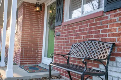 Image de Small-Town Belleville Cozy Ranch 24min. to Stl!