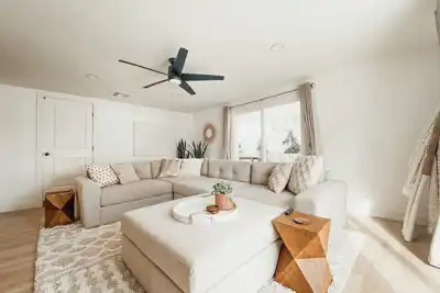 Image de Modern 5-Bedroom, Centrally-Located Phx Desert Oasis with Pool