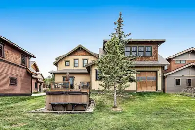 Image de Mountain home with private hot tub, deck, grill, fireplace, Ping-Pong, & WiFi