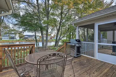 Image de 3 Mi to Bethany Beach: Gem w/ Deck & Pool Access