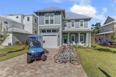 Image de Free Golf Cart! Community Pool/6 Bikes/Walk to 30Ave/Walk to 30a &Rosemary Beach/3 min ride to Beach