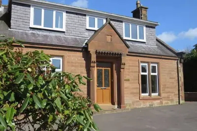 Image de Adorable Spacious Sandstone Cottage