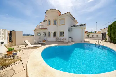 Image de Villa \"Casa Metro\" avec piscine, jardin, balcon, climatisation & Wi-Fi