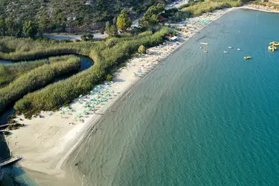 Image de BayView Apartment # 2 by the beach, East Crete