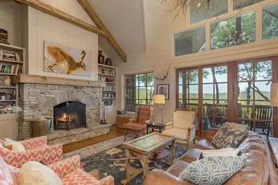 Image de Beautiful custom home in Chinquapin