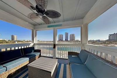 Image de Deja Blue | Dazzling Townhome, Great Amenities!