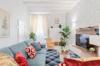 Image de Luxury 3 Bedrooms Apartment with Elevator inside Lucca by the Main Square Piazza San Michele