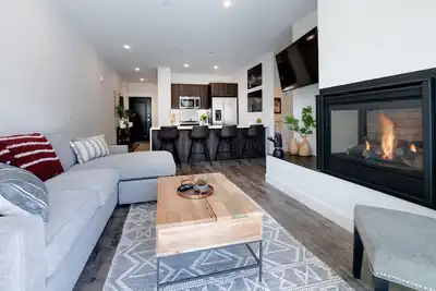 Image de River West Red Peak Condo: Upscale Finishes, Hot Tub