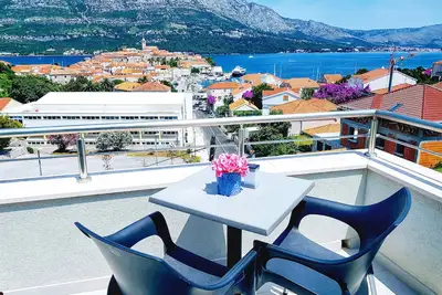 Image de Spectacular View only 5 min. walk from beach, restaurants, attractions and more!