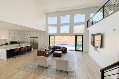 Image de Brand New Private Villa with Pool + Casita
